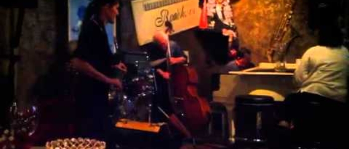 At the Roadhouse Cafe in Ft. Myers